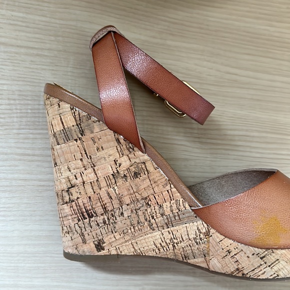 Express Cognac Tan Wedges 7 - Picture 15 of 16
